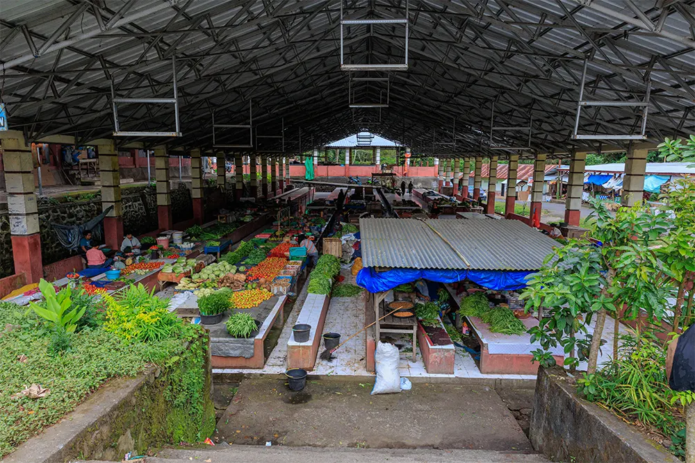 Markt kramen in Bajawa